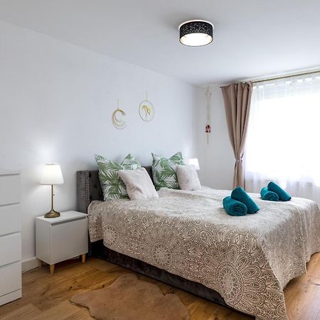 Schoenes, Modernes Apartment Mit Zwei Schlafzimmern - Zentral Mit Balkon Fuer 6 Personen Montabaur Buitenkant foto
