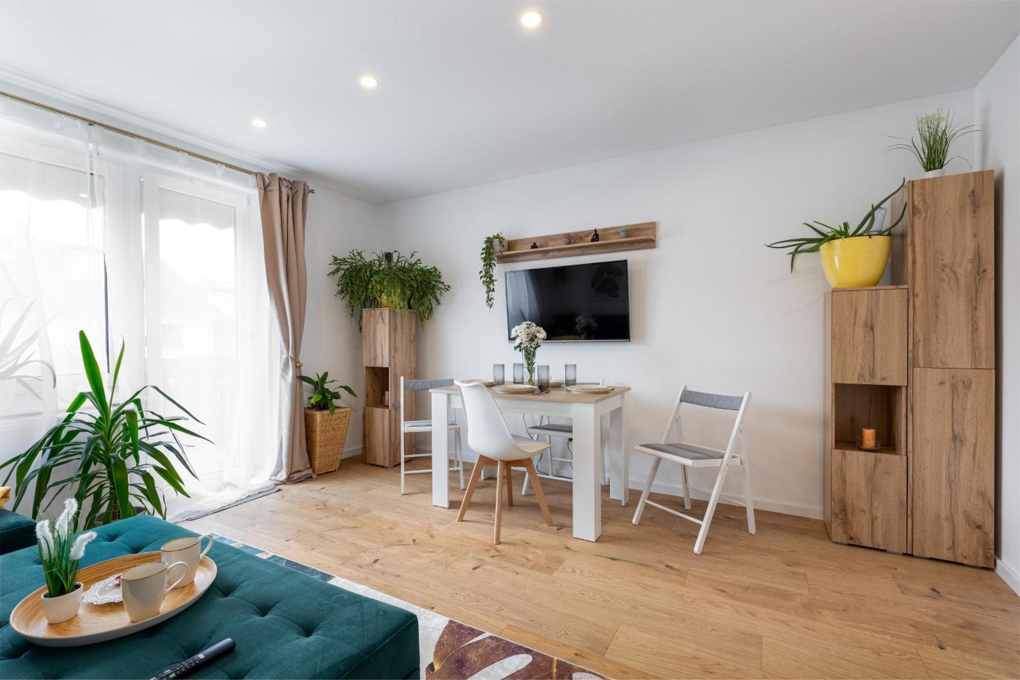 Schoenes, Modernes Apartment Mit Zwei Schlafzimmern - Zentral Mit Balkon Fuer 6 Personen Montabaur Buitenkant foto
