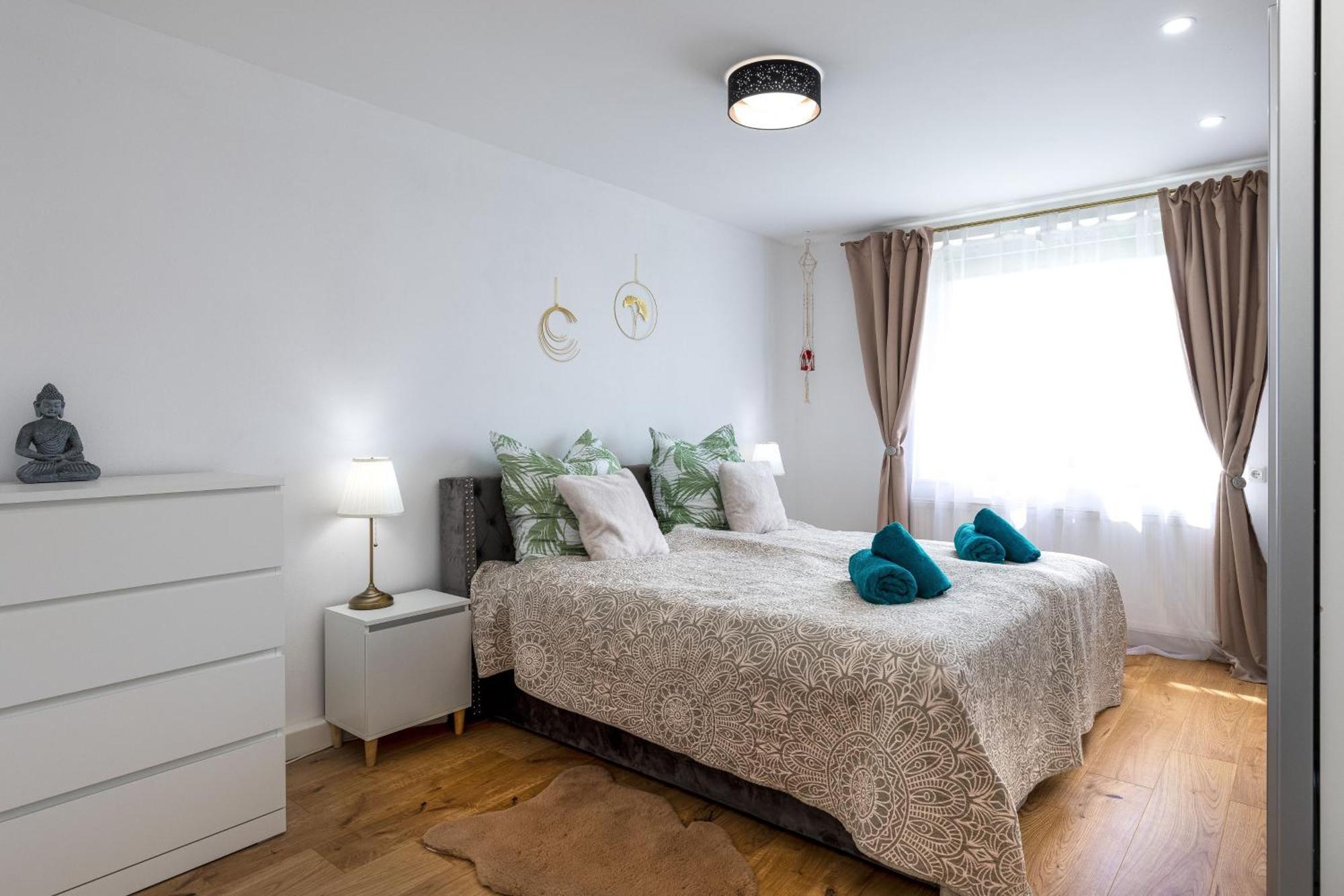 Schoenes, Modernes Apartment Mit Zwei Schlafzimmern - Zentral Mit Balkon Fuer 6 Personen Montabaur Buitenkant foto